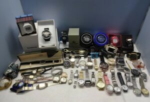 Mercari đồng hồ second hand Nhật Bản: hướng dẫn kiểm tra model, tình trạng máy, phụ kiện và tổng chi phí khi order về Việt Nam qua Hiro Express.