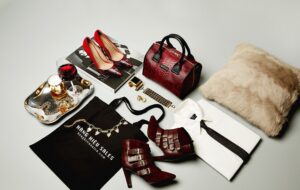 Mercari túi second hand Nhật Bản: checklist kiểm tra da, khóa, phụ kiện, cách tính phí mua hộ và vận chuyển để nhận túi đúng mô tả tại Việt Nam.